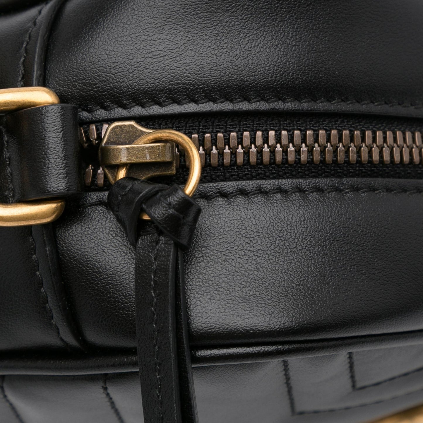 Gucci Small GG Marmont Crossbody Bag (SHG-DfmqKi)