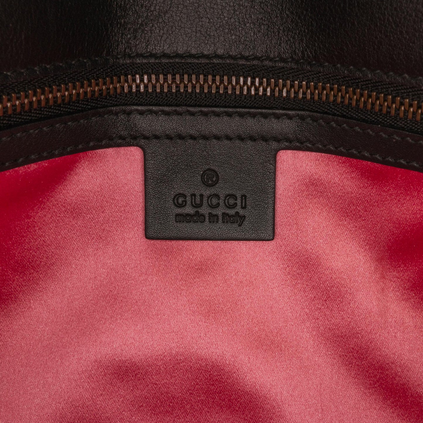 Gucci Small GG Marmont Matelasse Crossbody (SHG-UKnsD6)