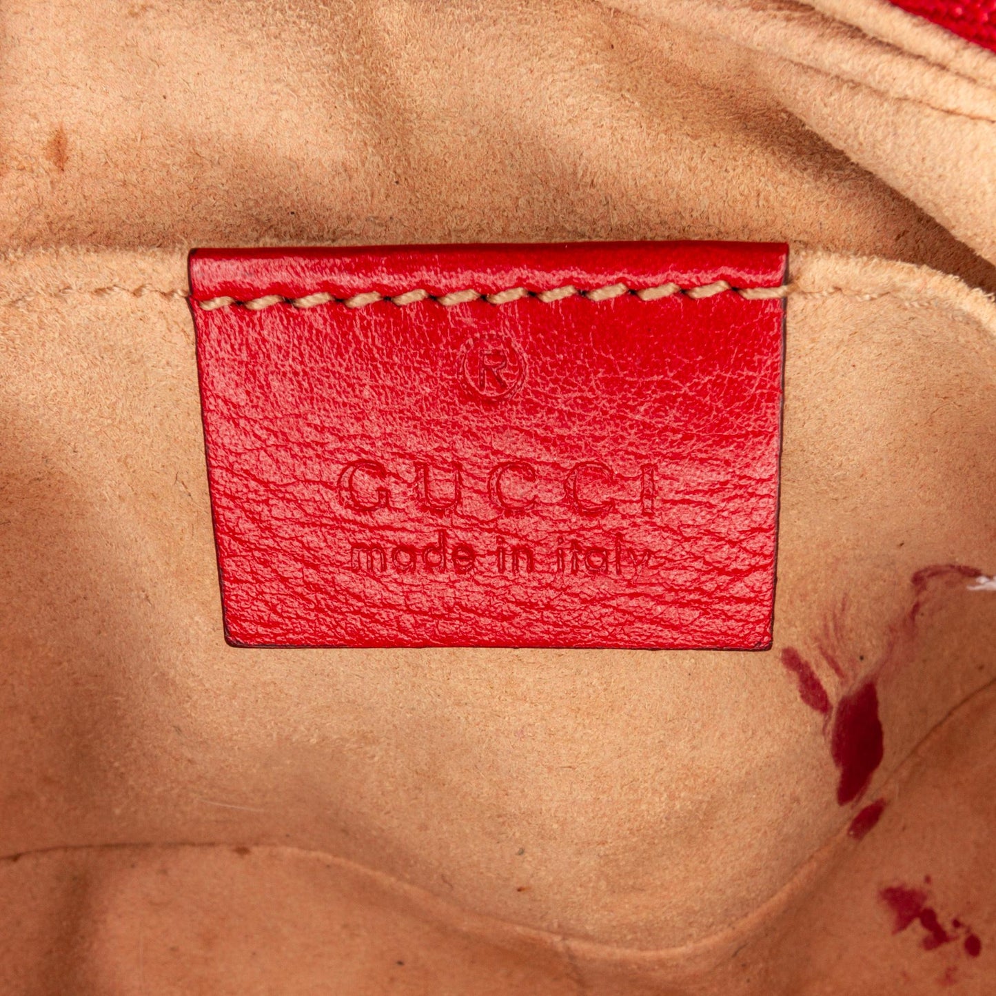 Gucci Small GG Marmont Matelasse Crossbody (SHG-MMqwXR)
