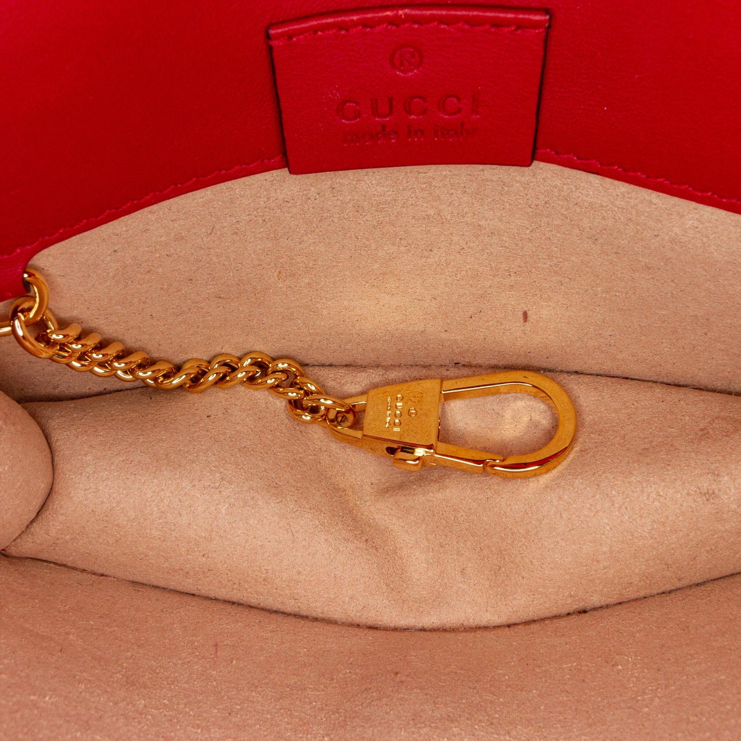 Gucci Super Mini Sylvie Crossbody Bag (SHG-WQPGZl)