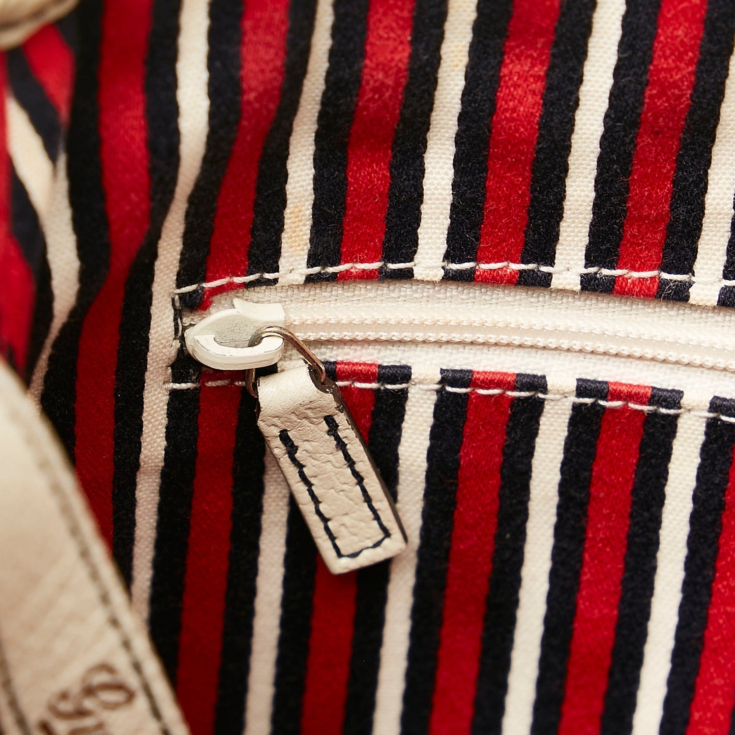 Gucci Abbey D- Ring Shoulder Bag