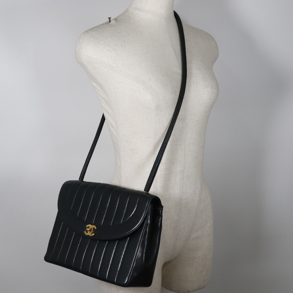 CHANEL Shoulder Bag Calfskin black Women Used