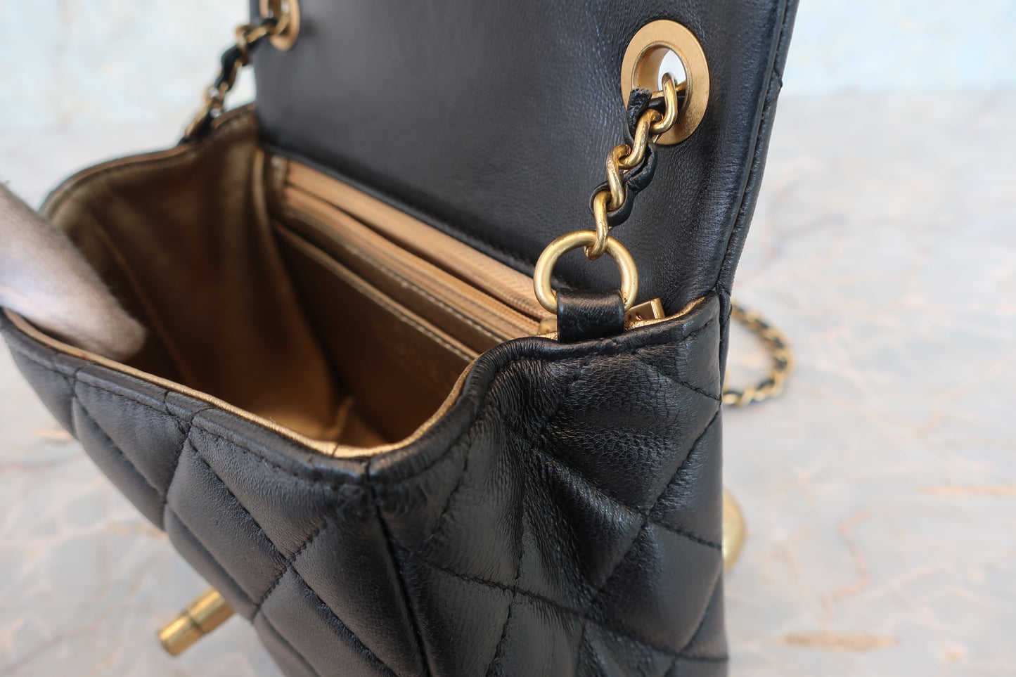 CHANEL/シャネル ミニマトラッセチェーンショルダーバッグ ラムスキン ブラック/ゴールド金具 ショルダーバッグ 700070250
