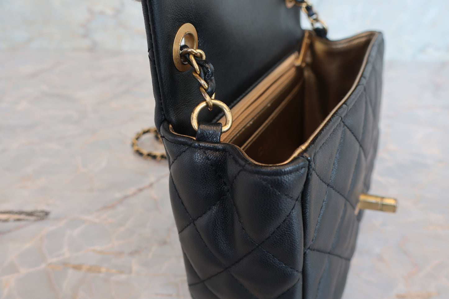 CHANEL/シャネル ミニマトラッセチェーンショルダーバッグ ラムスキン ブラック/ゴールド金具 ショルダーバッグ 700070250