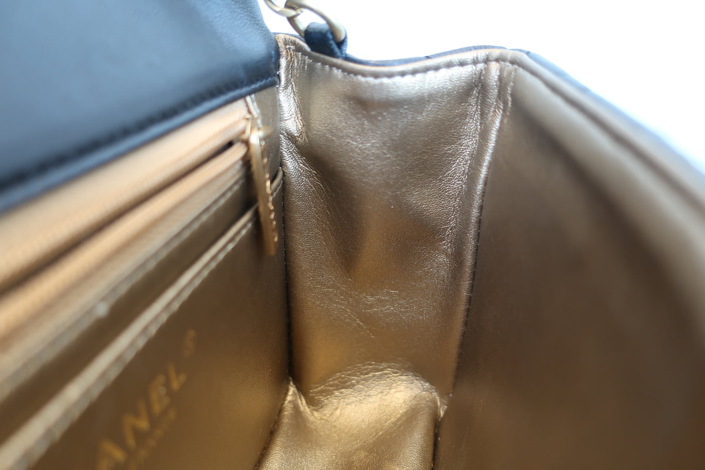 CHANEL/シャネル ミニマトラッセチェーンショルダーバッグ ラムスキン ブラック/ゴールド金具 ショルダーバッグ 700070250