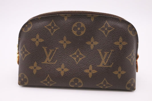 Louis Vuitton Pochette Cosmetics PM in Monogram Canvas