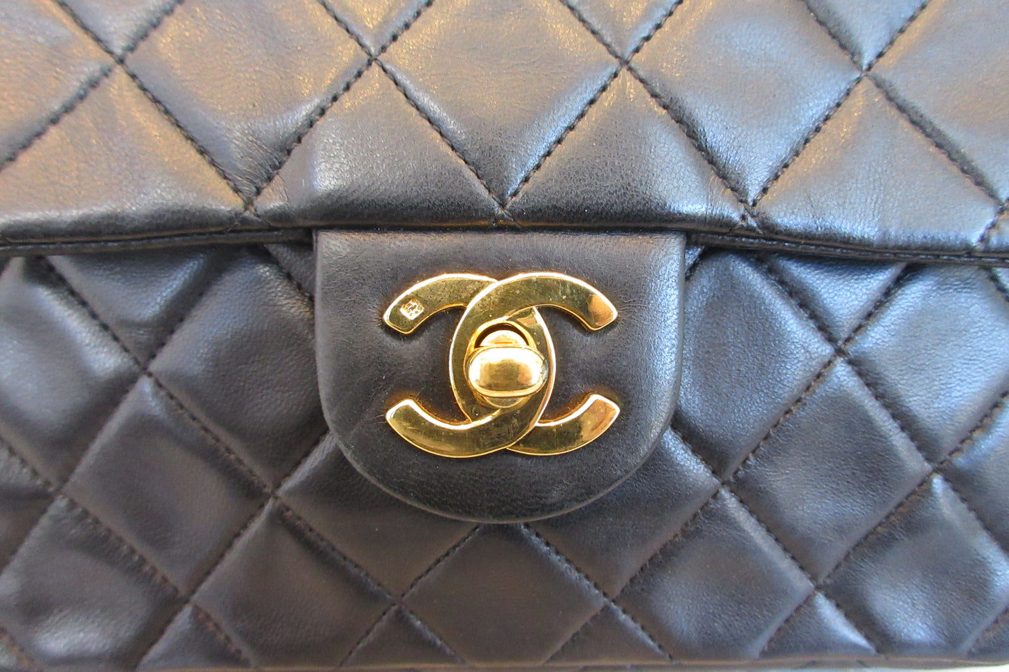 CHANEL/シャネル ミニマトラッセシングルフラップチェーンショルダーバッグ ラムスキン ブラック/ゴールド金具 ショルダーバッグ 700060218