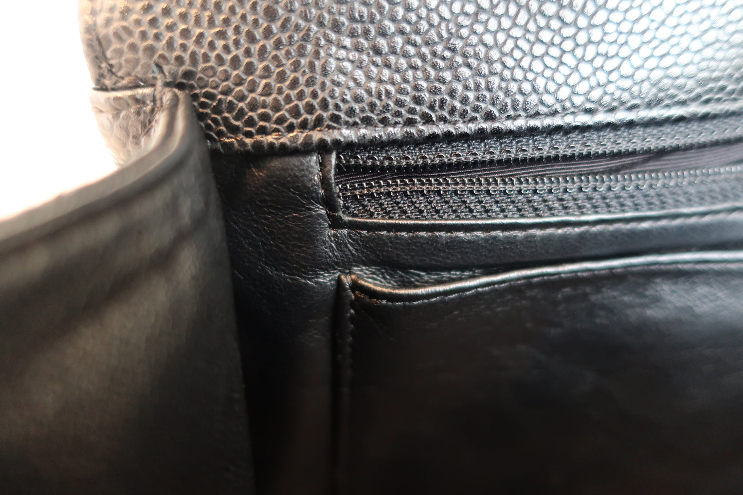 CHANEL/シャネル 中マトラッセシングルフラップチェーンショルダーバッグ キャビアスキン ブラック/シルバー金具 ショルダーバッグ 700070125
