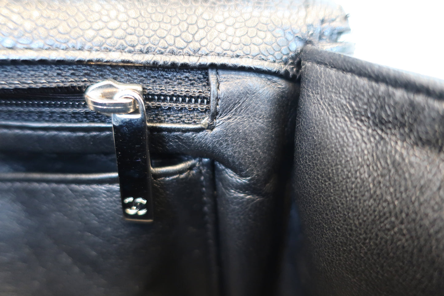 CHANEL/シャネル 中マトラッセシングルフラップチェーンショルダーバッグ キャビアスキン ブラック/シルバー金具 ショルダーバッグ 700070125