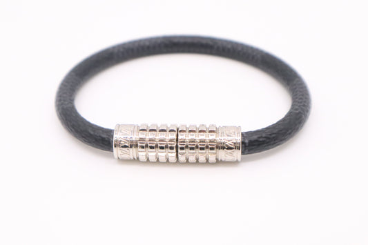 Louis Vuitton Digit Bracelet in Damier Graphite
