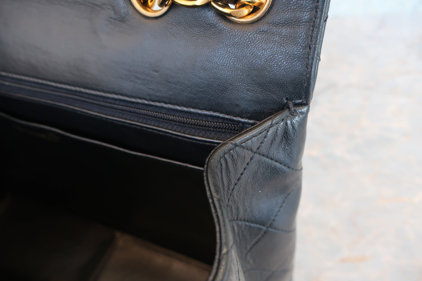 CHANEL/シャネル 中マトラッセシングルフラップチェーンショルダーバッグ ラムスキン ブラック/ゴールド金具 ショルダーバッグ 700070111