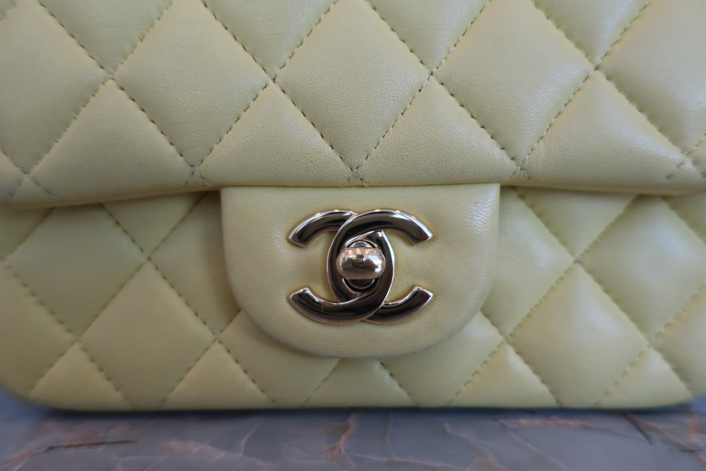 CHANEL/シャネル ミニマトラッセシングルフラップチェーンショルダーバッグ ラムスキン イエロー/ゴールド金具 ショルダーバッグ 700070095