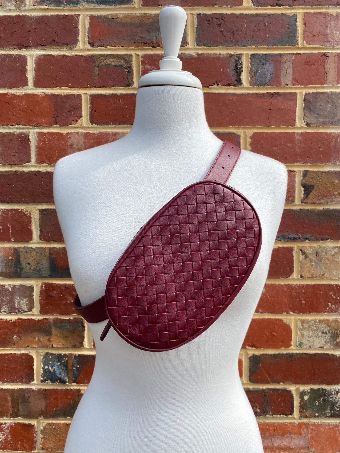 BOTTEGA VENETA - INTRECCIATO WEAVE BELT BAG MAROON - NEW WITH TAGS