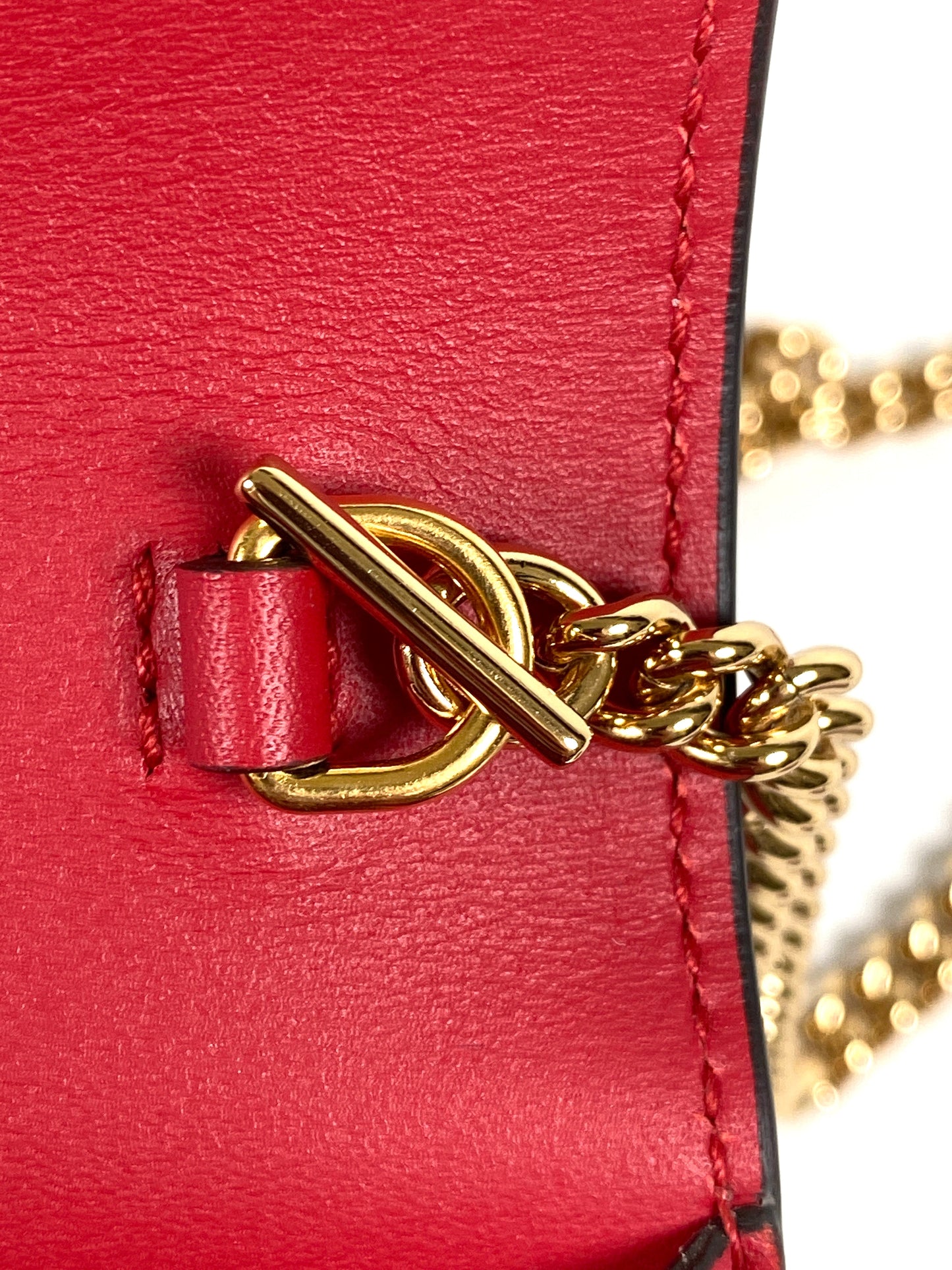 GUCCI - MINI SYLVIE LEATHER CHAIN BAG IN RED