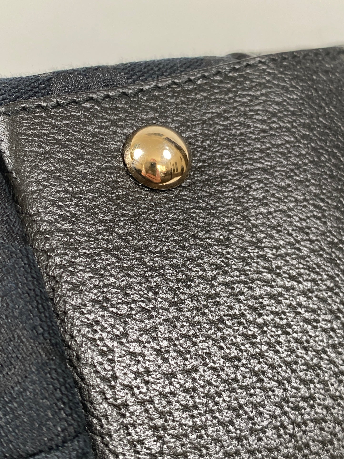 GUCCI - BLACK GG CANVAS ABBEY MED TOTE BAG