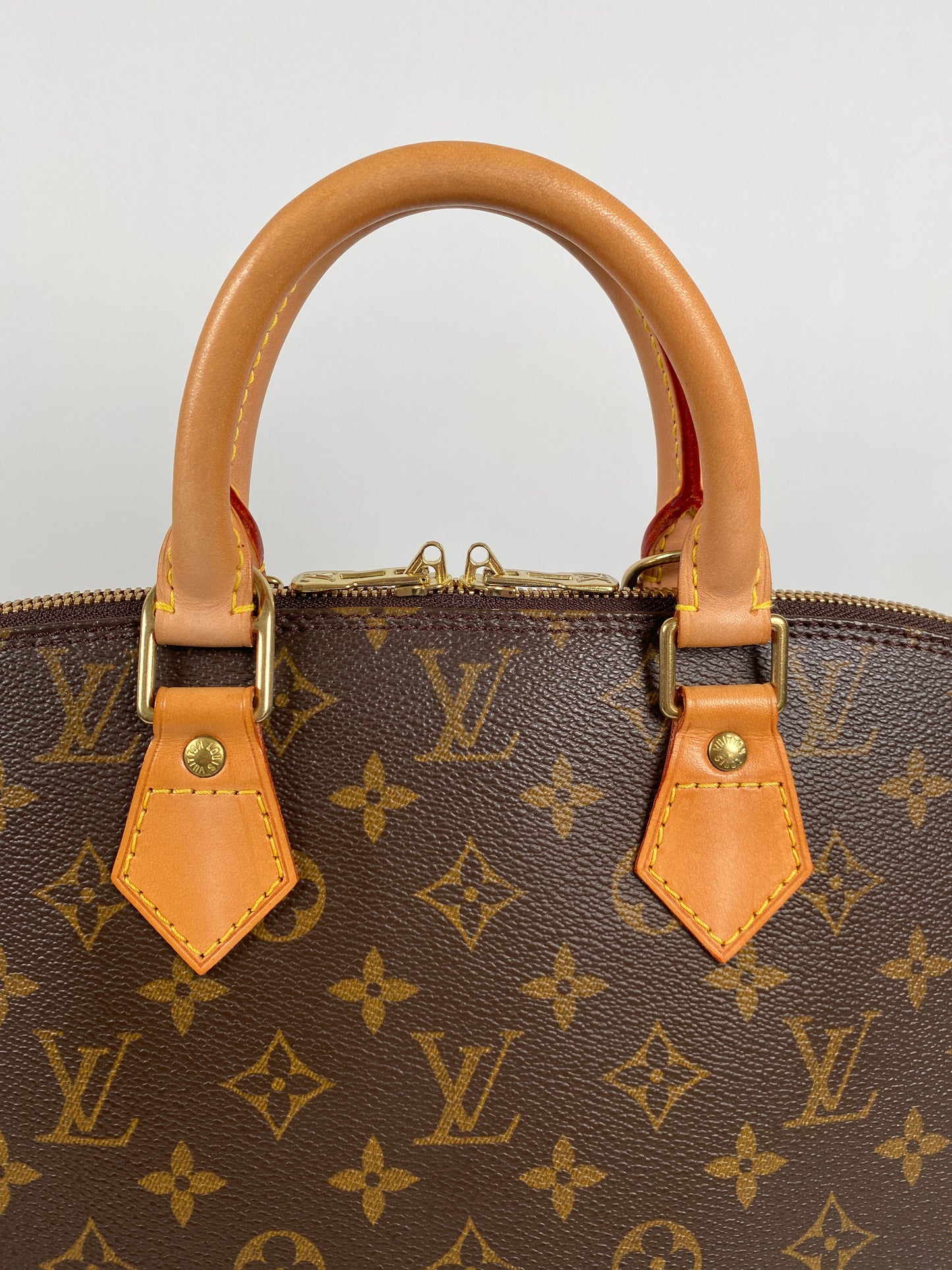LOUIS VUITTON - VINTAGE ALMA PM IN MONOGRAM CANVAS - YR 2000