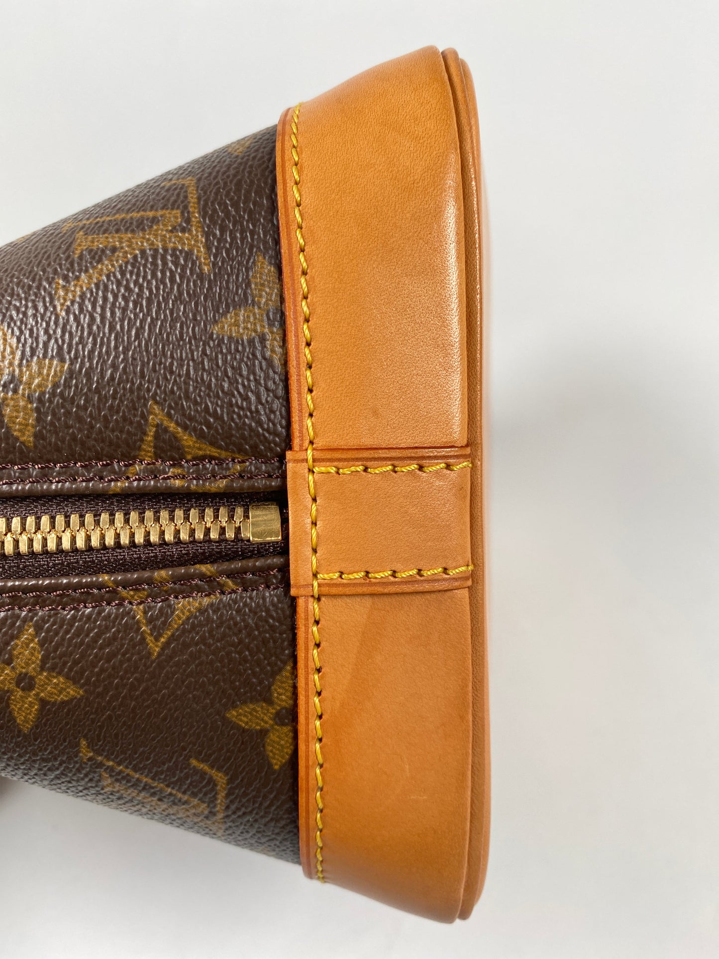 LOUIS VUITTON - VINTAGE ALMA PM IN MONOGRAM CANVAS - YR 2000