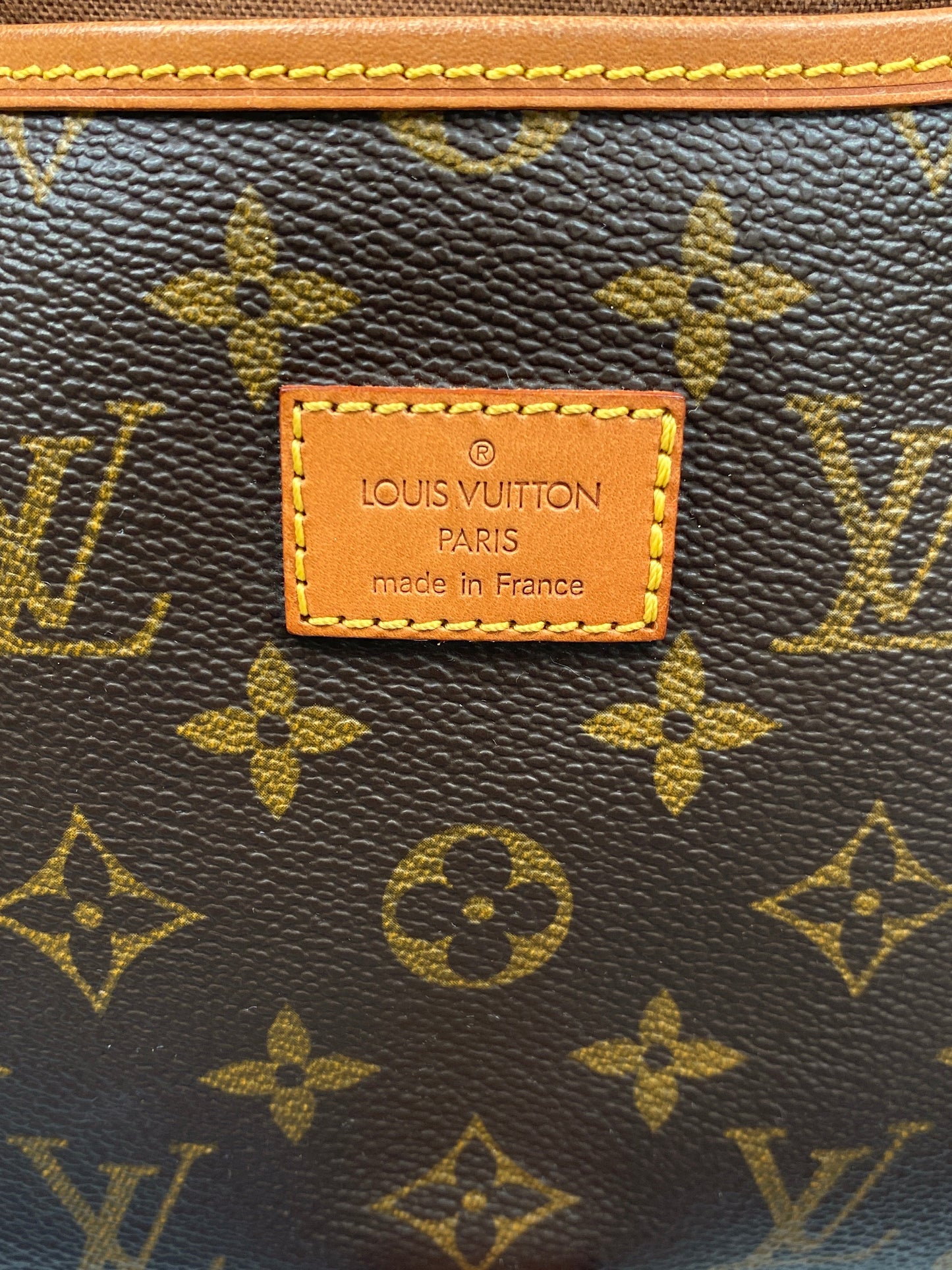 LOUIS VUITTON - MONOGRAM CANVAS SAUMUR 35 BAG - YR 1997