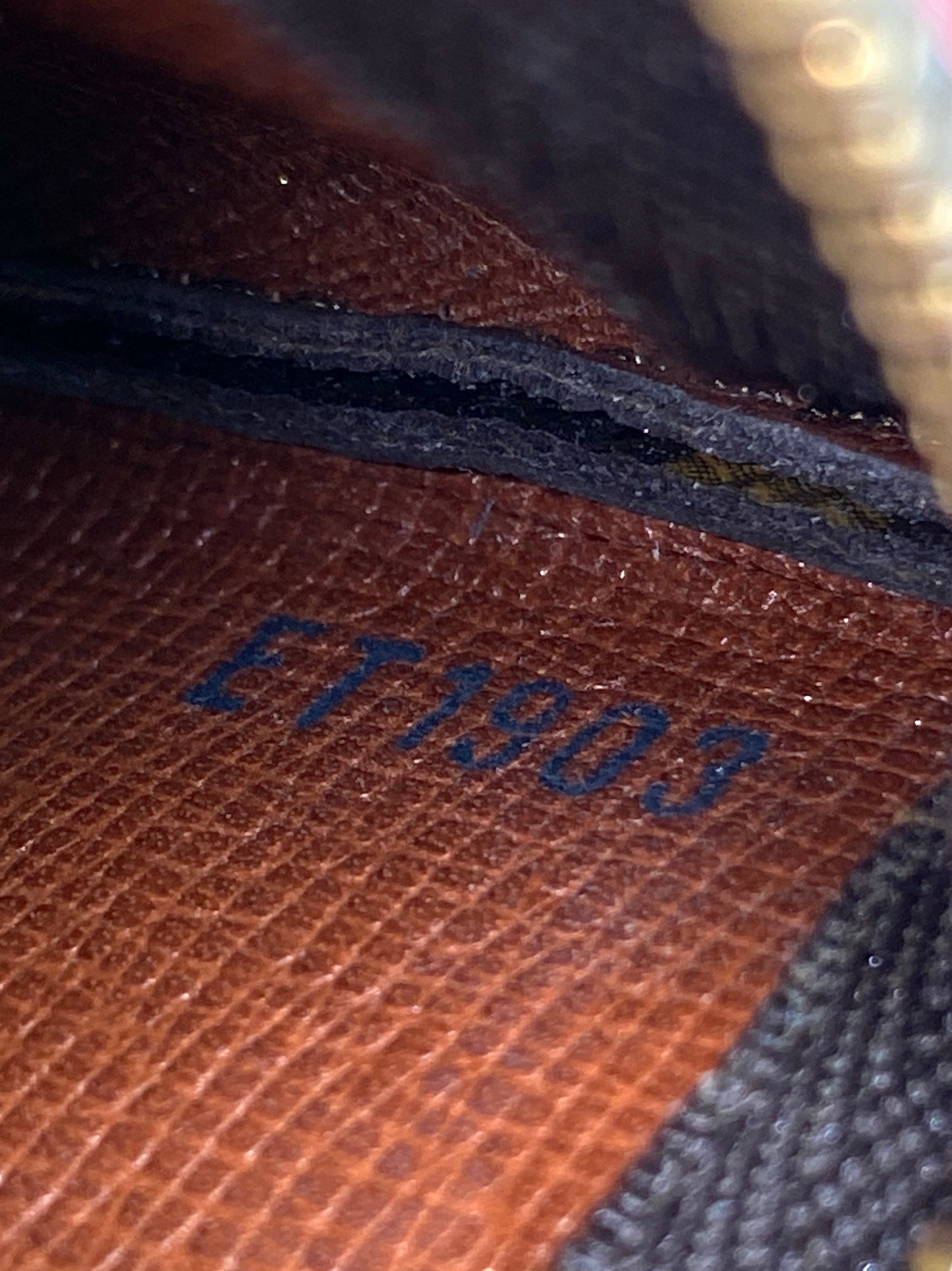 LOUIS VUITTON - POCHETTE CLES KEY CASE IN MONOGRAM CANVAS