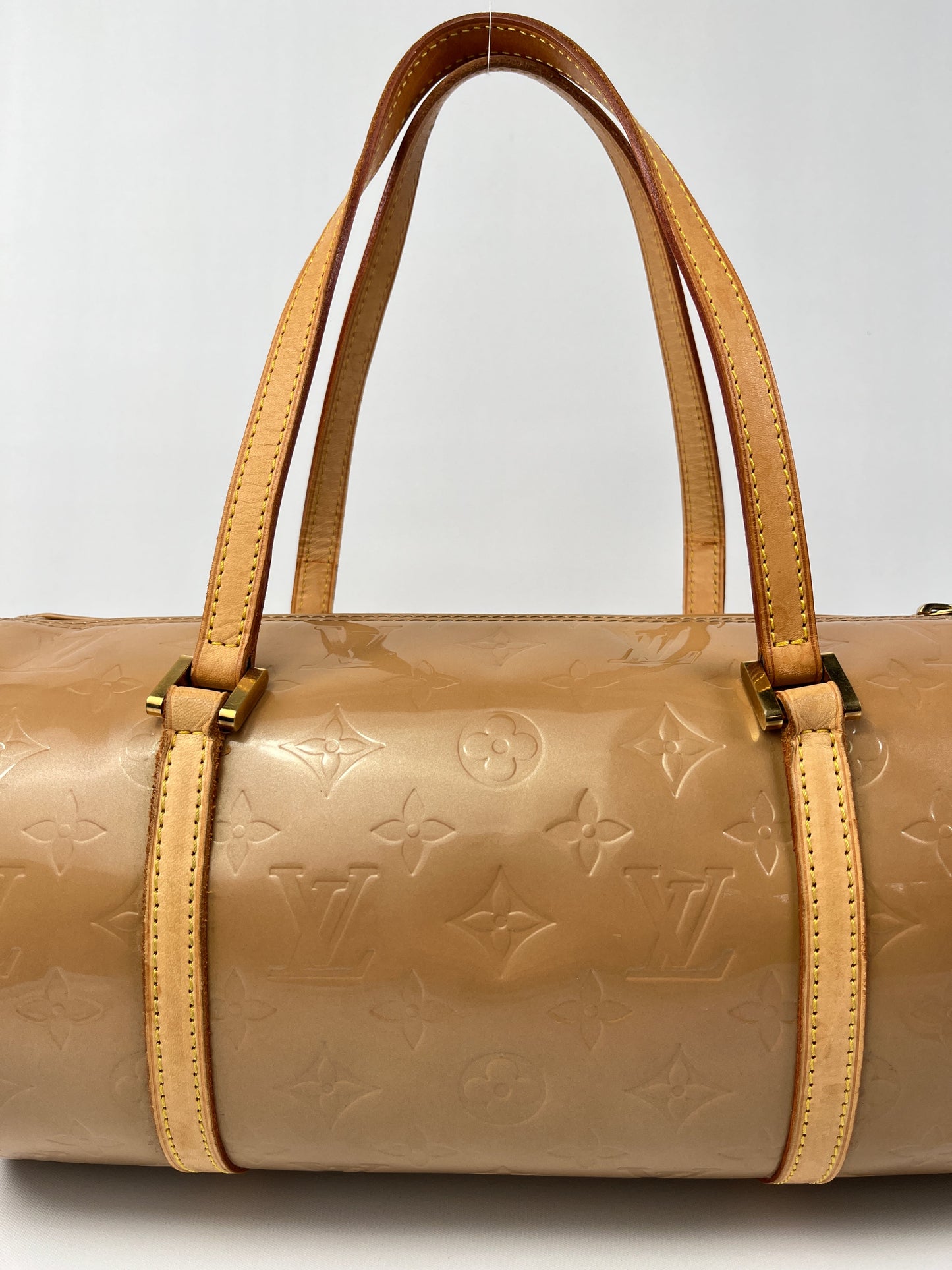 LOUIS VUITTON - BEDFORD PAPILLON BAG IN BEIGE MONOGRAM VERNIS