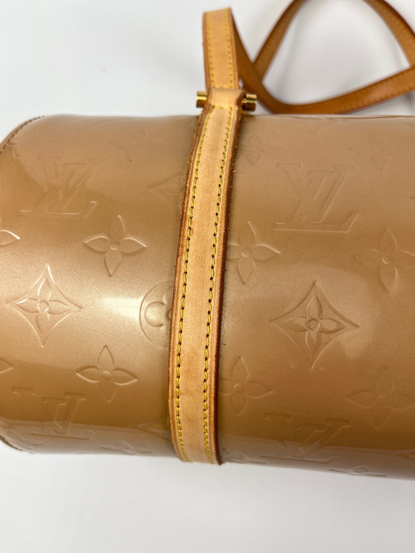 LOUIS VUITTON - BEDFORD PAPILLON BAG IN BEIGE MONOGRAM VERNIS