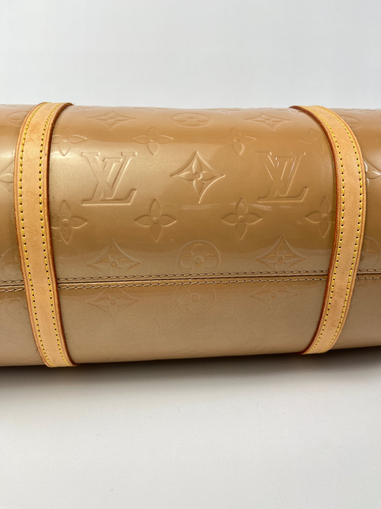 LOUIS VUITTON - BEDFORD PAPILLON BAG IN BEIGE MONOGRAM VERNIS