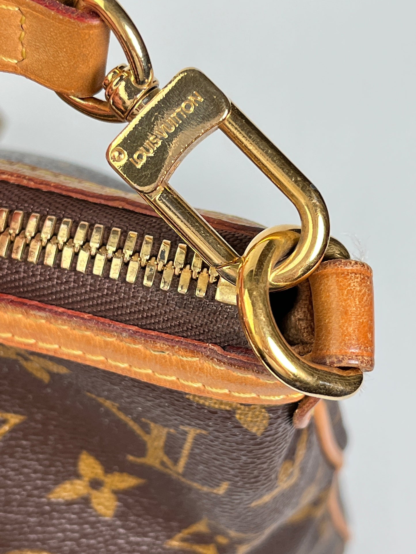 LOUIS VUITTON - PALERMO GM IN MONOGRAM CANVAS