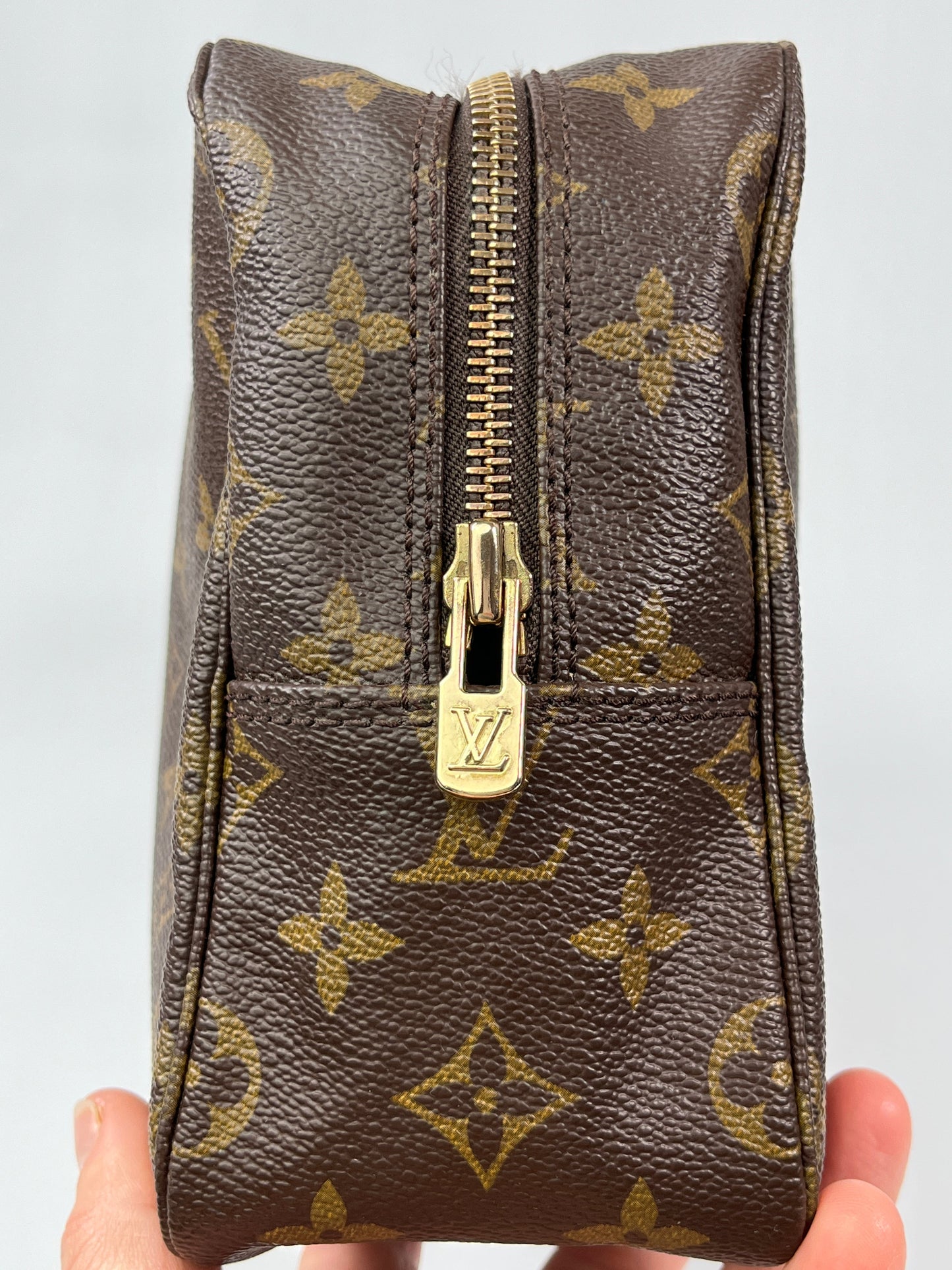 LOUIS VUITTON - TROUSSE TOILETTE 28 MONOGRAM CANVAS - YR 1986