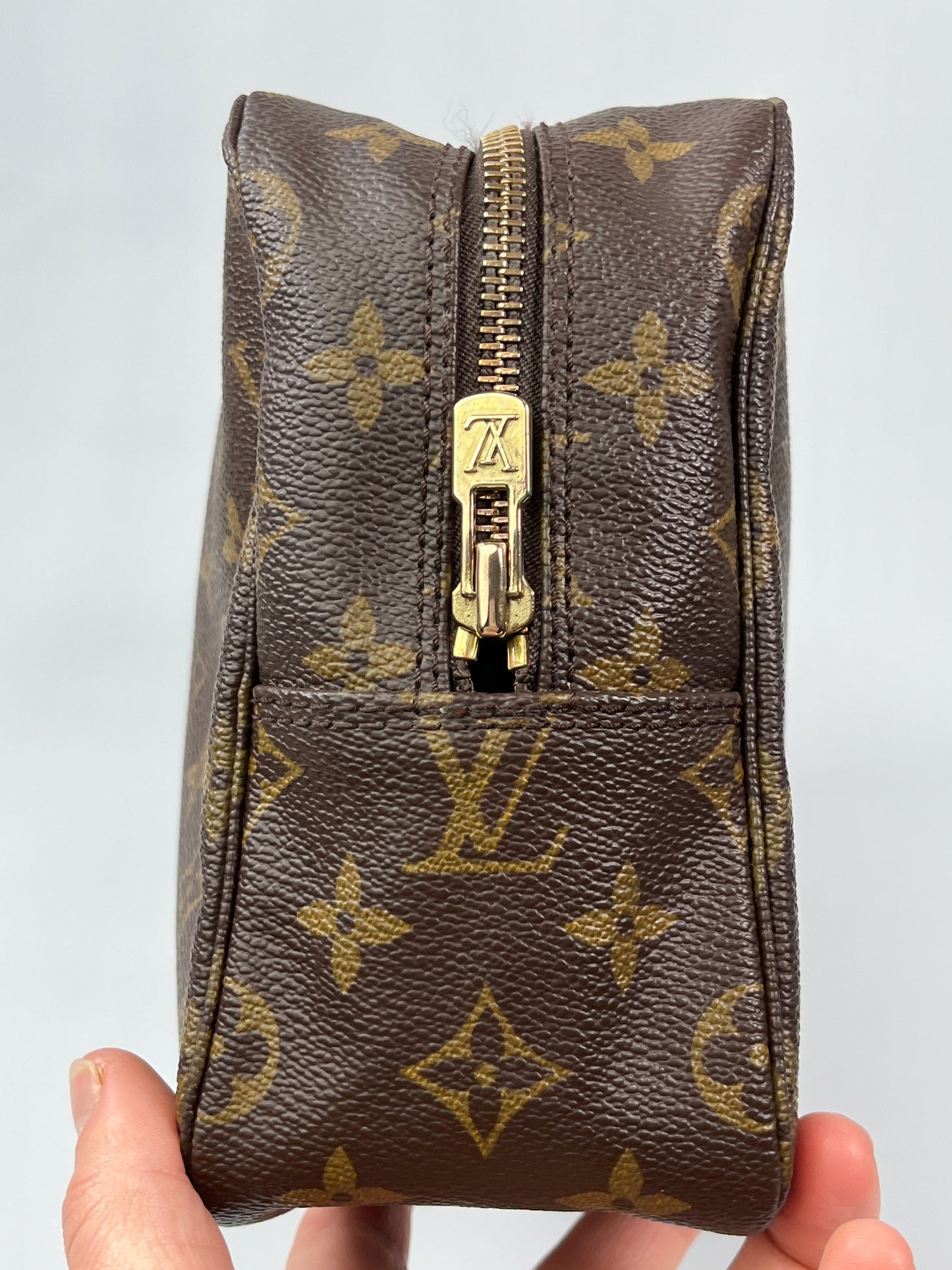 LOUIS VUITTON - TROUSSE TOILETTE 28 MONOGRAM CANVAS - YR 1986
