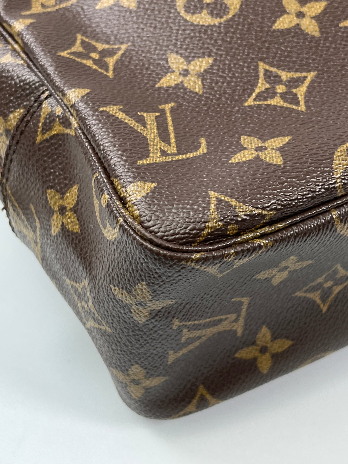 LOUIS VUITTON - TROUSSE TOILETTE 28 MONOGRAM CANVAS - YR 1986