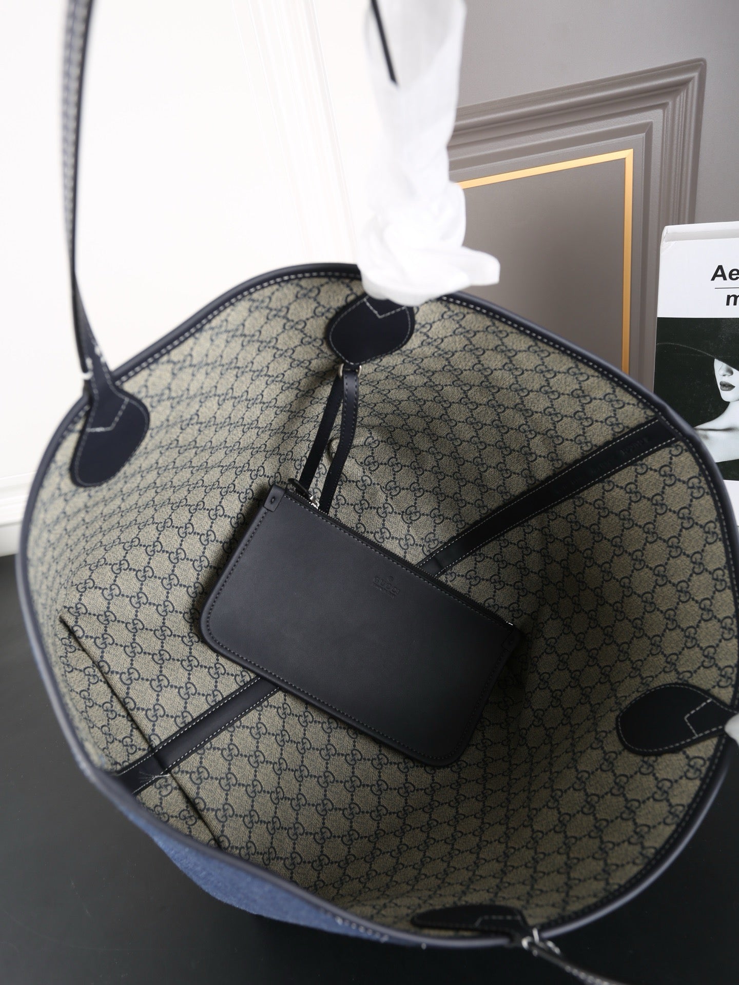 GC717 Gucci Totissima Large Reversible Tote Bag / 11"W x 10.6"H x 10.6"D