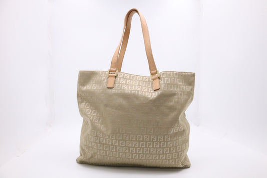 Fendi Tote Bag in Beige Zucchino Canvas