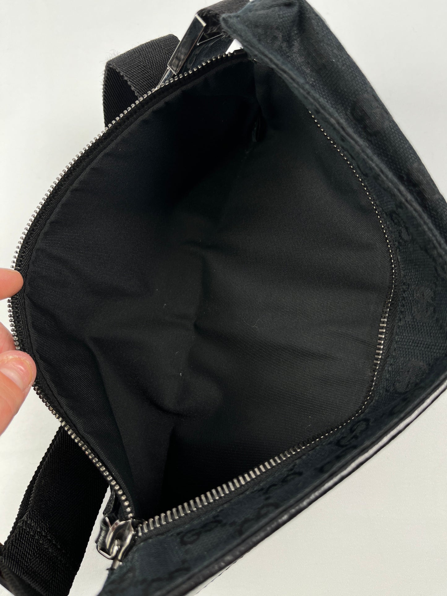 GUCCI - BLACK GG CANVAS BELT WAIST BAG