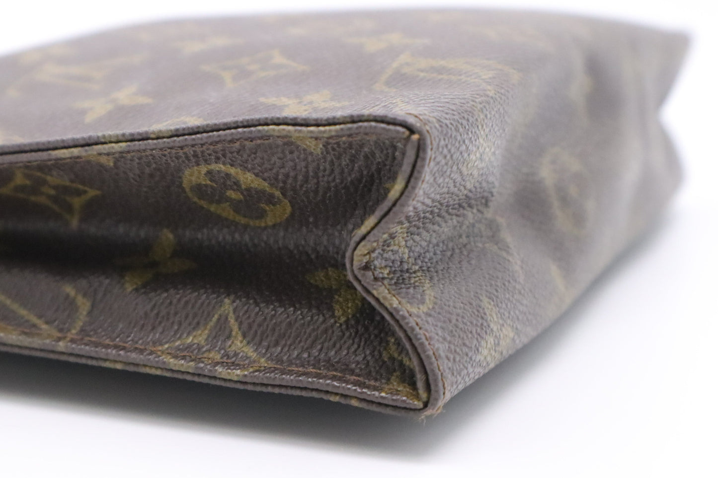 Louis Vuitton Toiletry 25 in Monogram Canvas