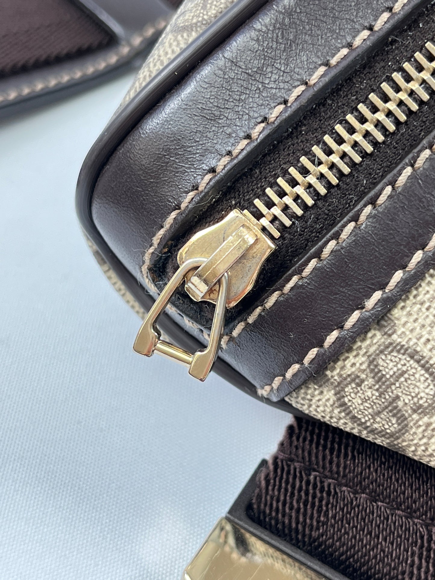 GUCCI - GG SUPREME XLARGE BELT BAG *RARE*
