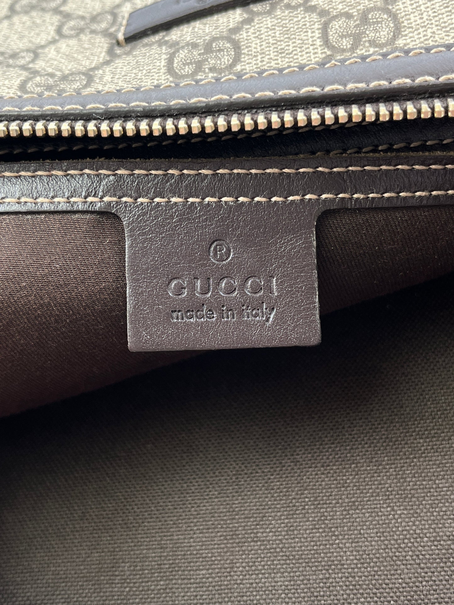 GUCCI - GG SUPREME XLARGE BELT BAG *RARE*