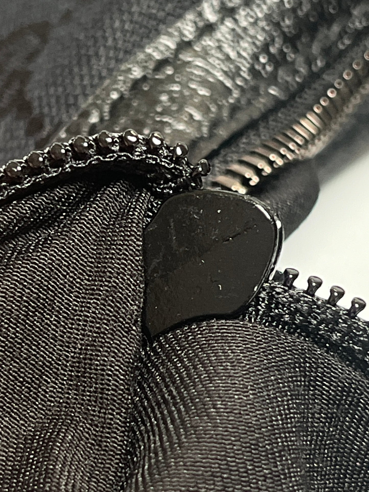 GUCCI - BLACK GG CANVAS HALF MOON HOBO CROSS BODY BAG