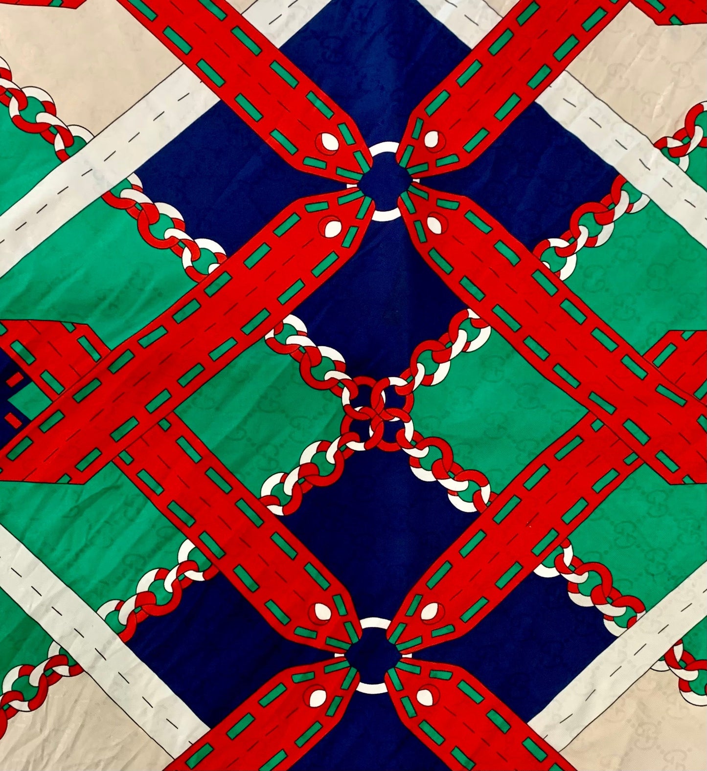 GUCCI ARGYLE CHAIN SILK SCARF
