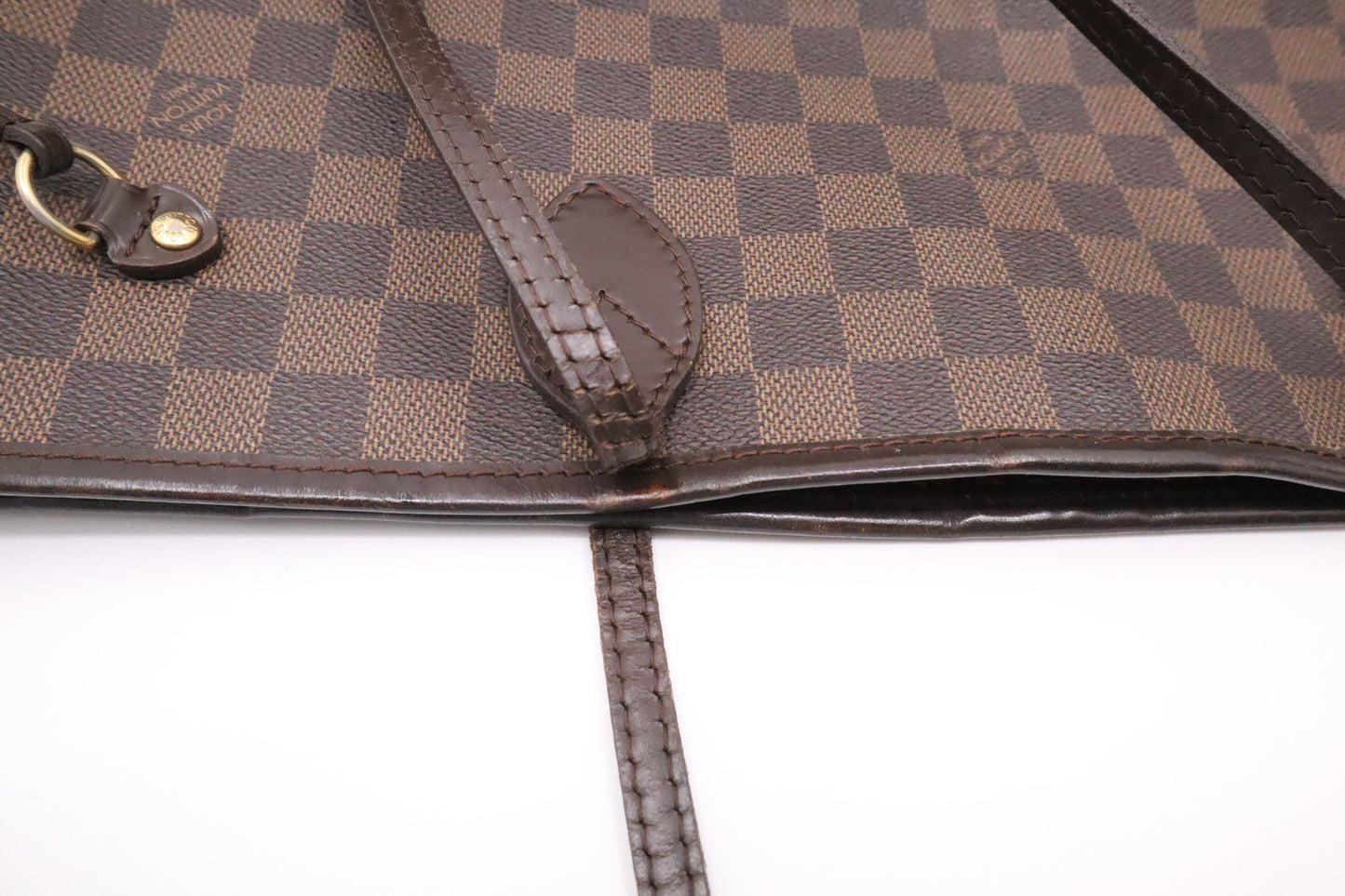 Louis Vuitton Neverfull MM in Damier Ebene Canvas
