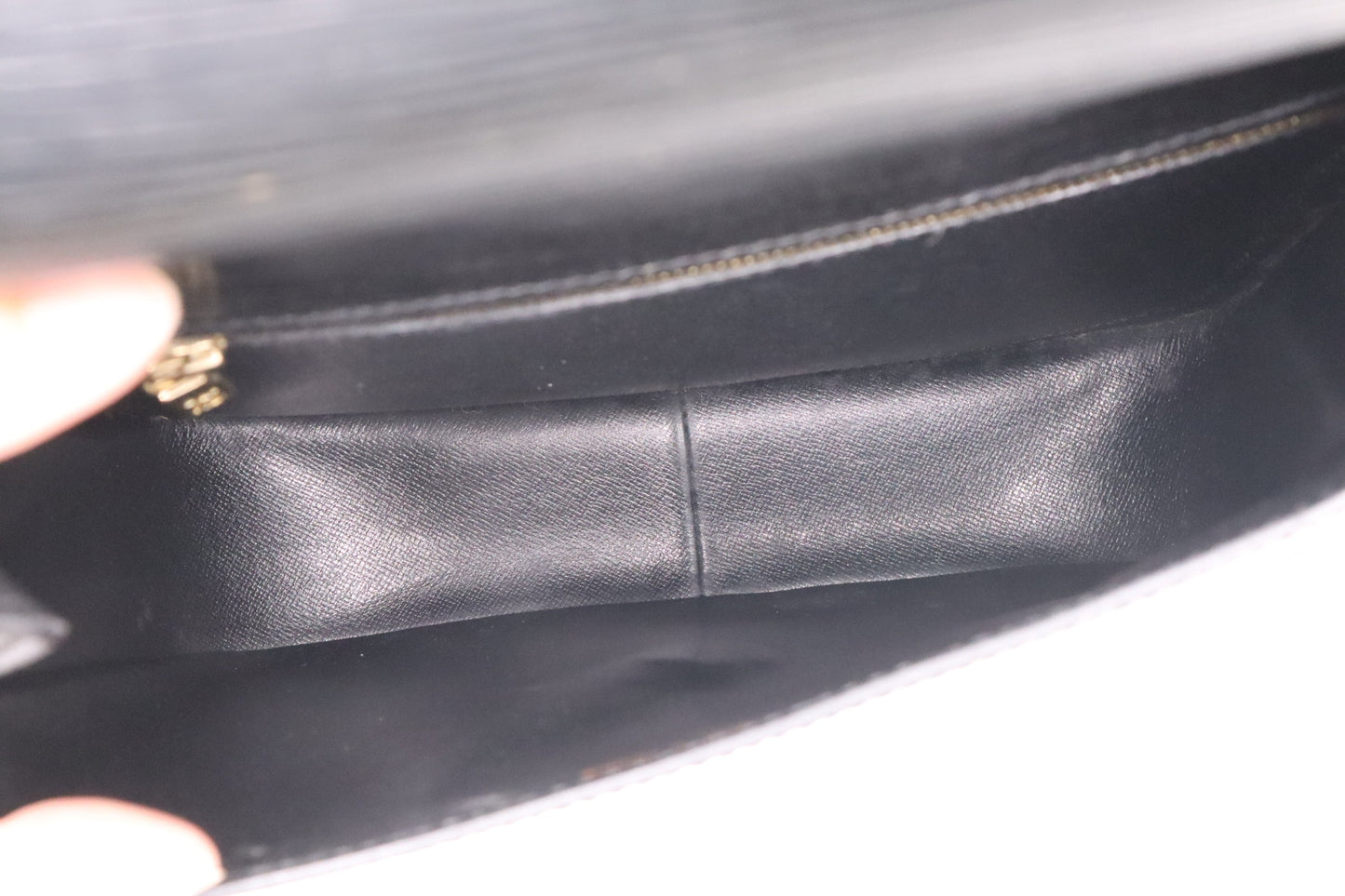 Louis Vuitton Saint Cloud in Black Epi Leather