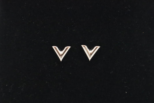 Louis Vuitton Essential V Earrings