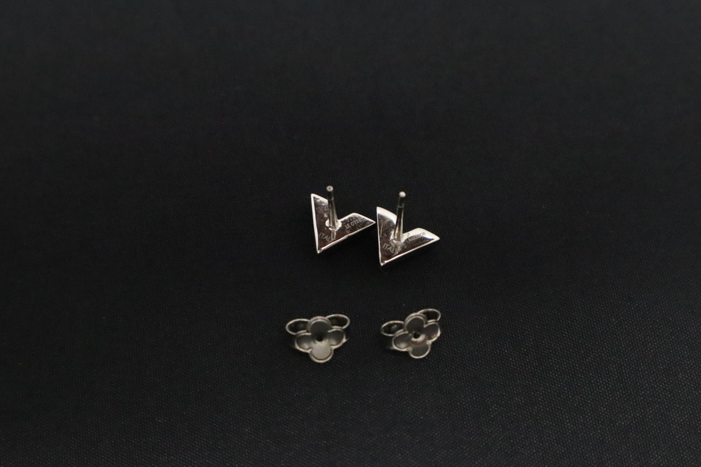 Louis Vuitton Essential V Earrings