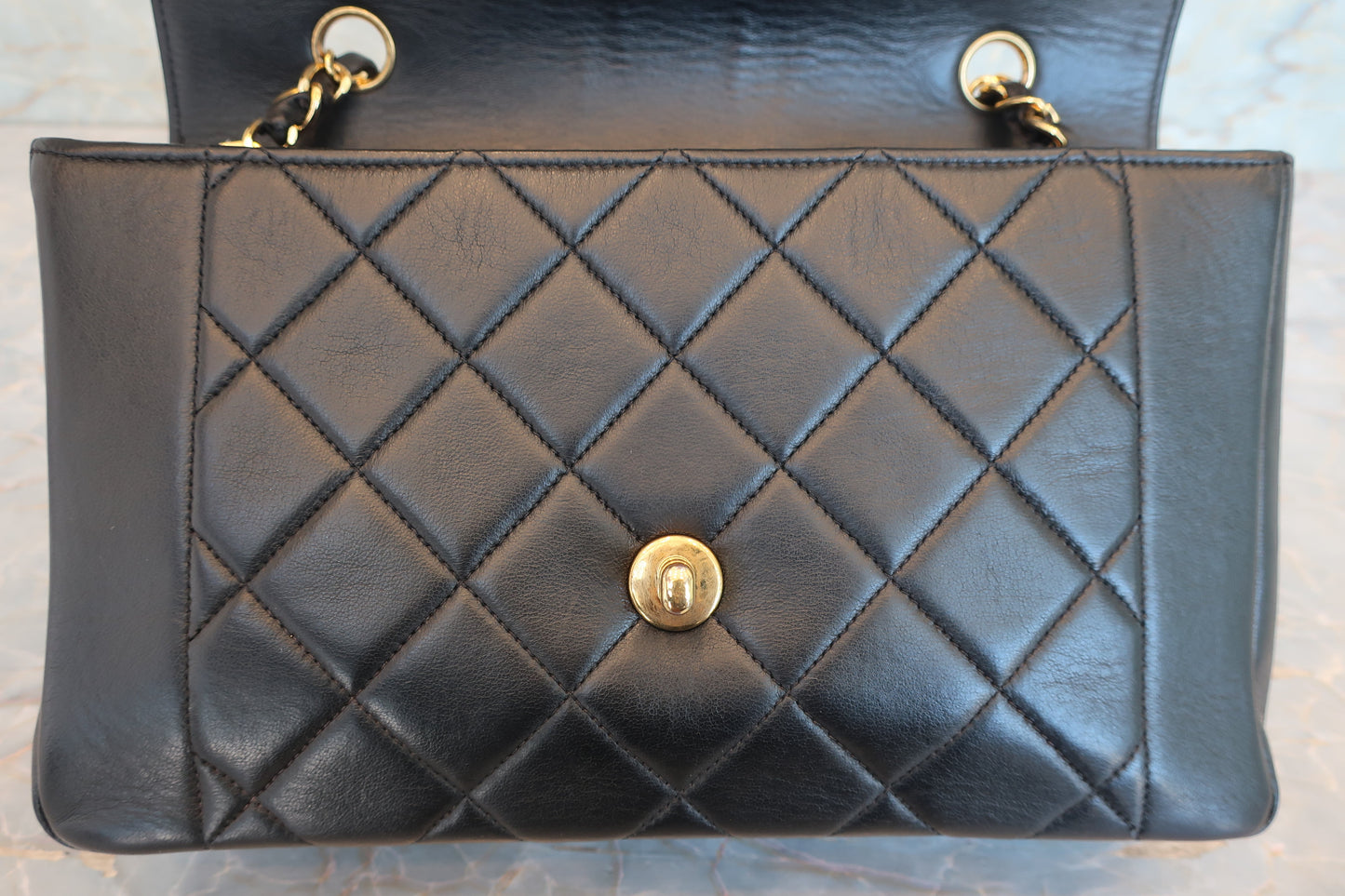 CHANEL/シャネル ダイアナマトラッセチェーンショルダーバッグ ラムスキン ブラック/ゴールド金具 ショルダーバッグ 700070186