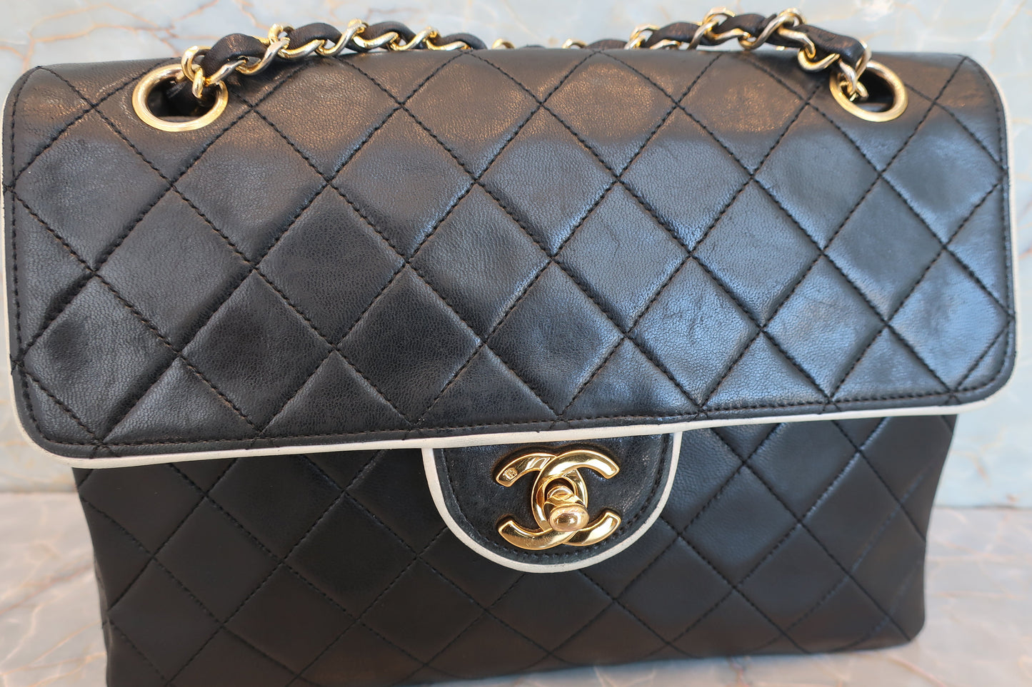 CHANEL/シャネル マトラッセバイカラーチェーンショルダーバッグ ラムスキン ブラック/ホワイト/ゴールド金具 ショルダーバッグ 700070158