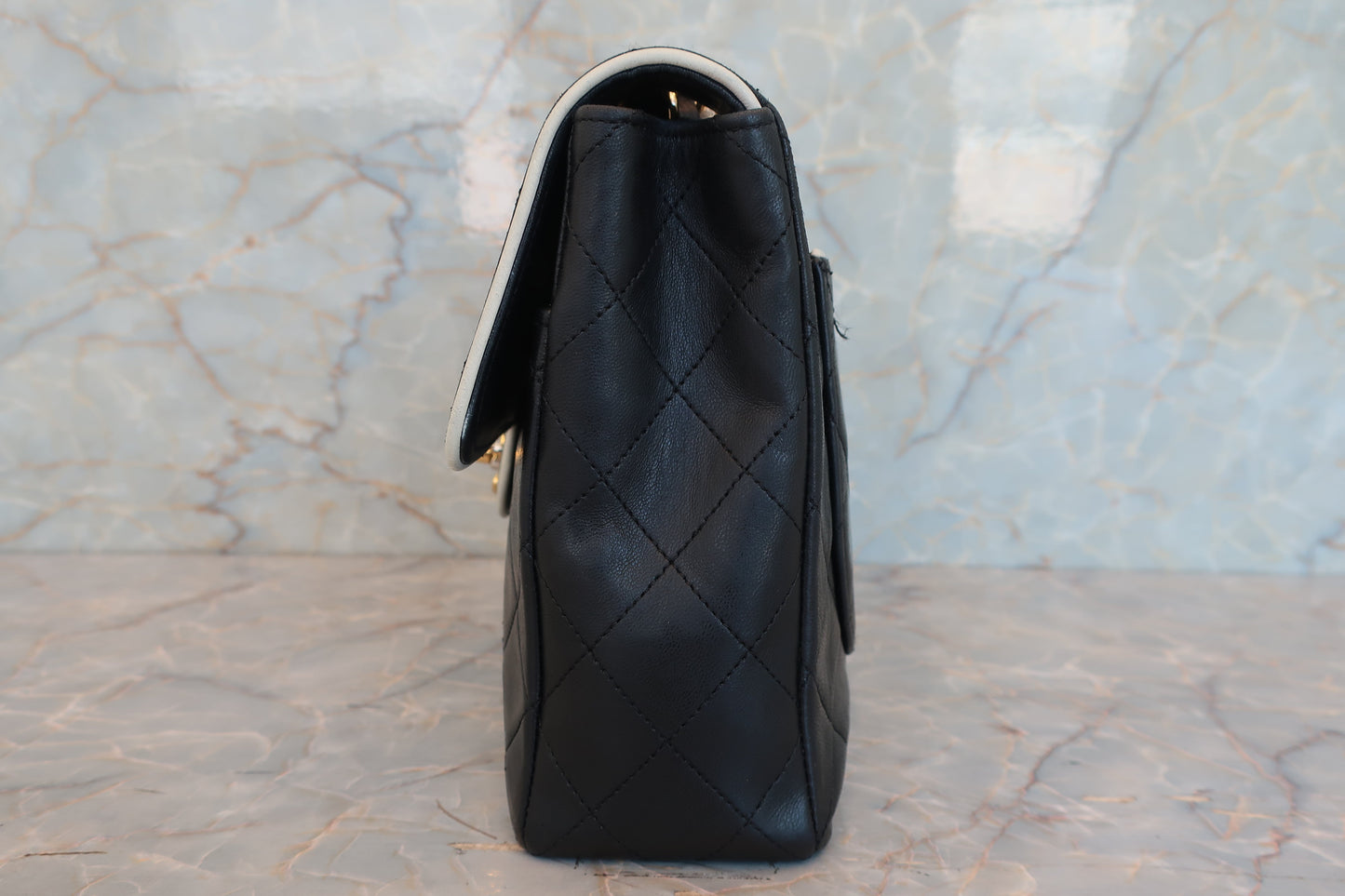 CHANEL/シャネル マトラッセバイカラーチェーンショルダーバッグ ラムスキン ブラック/ホワイト/ゴールド金具 ショルダーバッグ 700070158