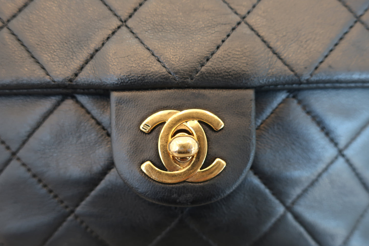 CHANEL/シャネル ミニマトラッセシングルフラップチェーンショルダーバッグ ラムスキン ブラック/ゴールド金具 ショルダーバッグ 700070157