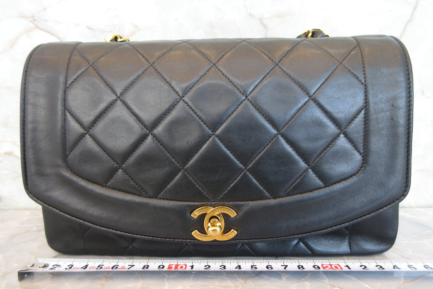 CHANEL/シャネル ダイアナマトラッセチェーンショルダーバッグ ラムスキン ブラック/ゴールド金具 ショルダーバッグ 700070246