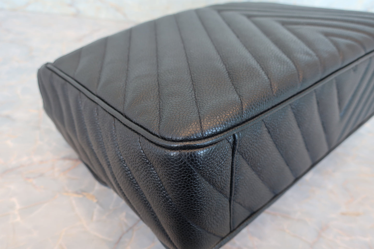 CHANEL/シャネル Vステッチチェーンショルダーバッグ キャビアスキン ブラック/ゴールド金具 ショルダーバッグ 700070249