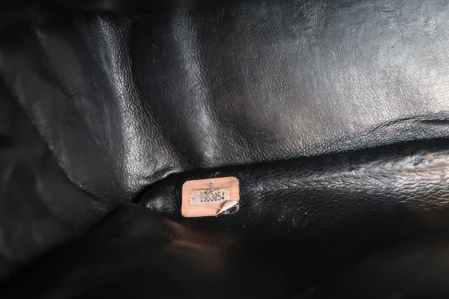 CHANEL/シャネル Vステッチチェーンショルダーバッグ キャビアスキン ブラック/ゴールド金具 ショルダーバッグ 700070249