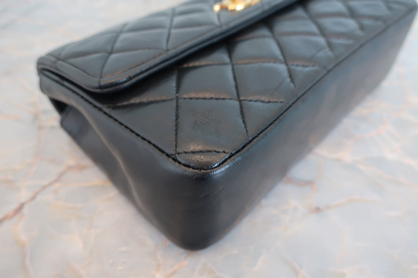 CHANEL/シャネル ミニマトラッセチェーンショルダーバッグ ラムスキン ブラック/ゴールド金具 ショルダーバッグ 700070275
